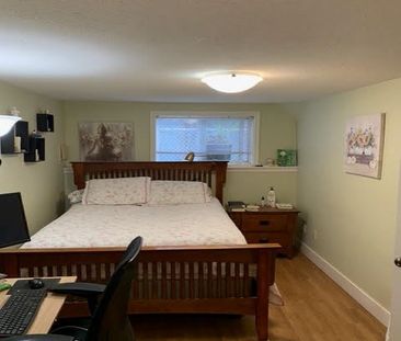 Upper Unit – Beautiful Carriage Home - Photo 4