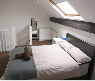 2 Bed End Terrace, Aviary Grove, LS12 - Photo 6