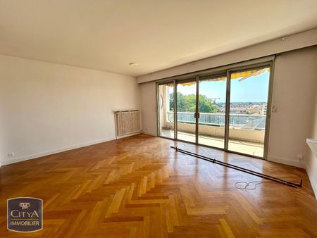 Location Appartement 2 pièces 63m² BOURG EN BRESSE 01000 - Photo 3