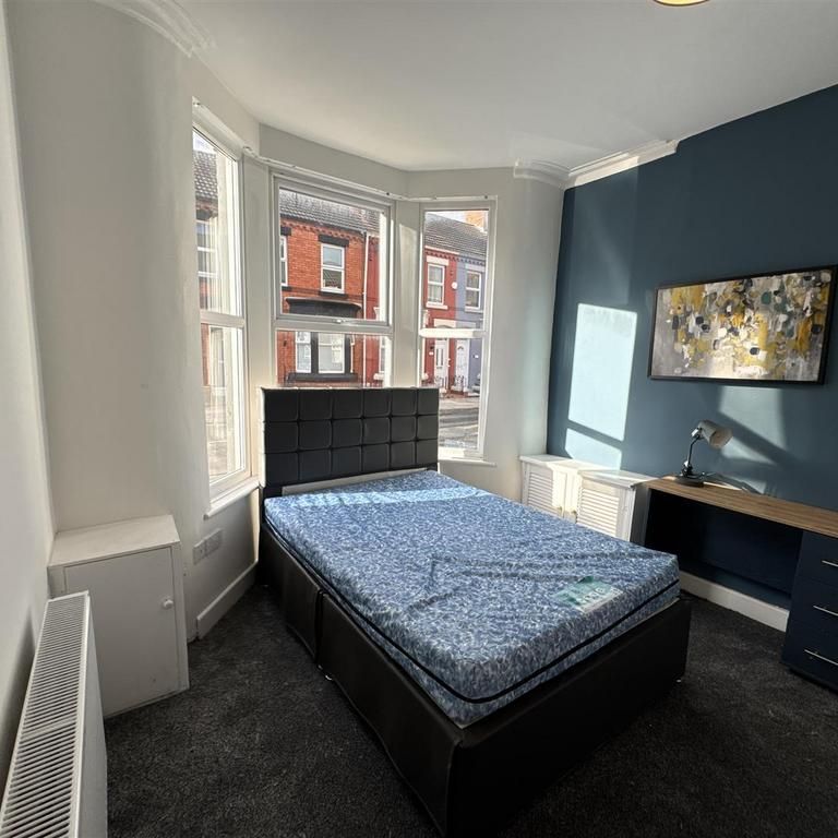 1 bedroom in a house share to rent - Photo 1