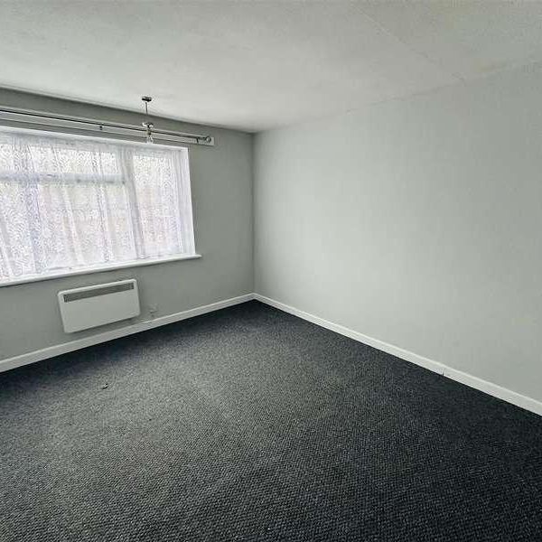 Simon Close, Nuneaton, CV11 - Photo 1