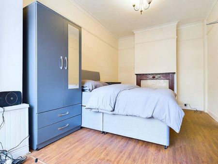 5 bedroom terraced house to rent - Photo 2