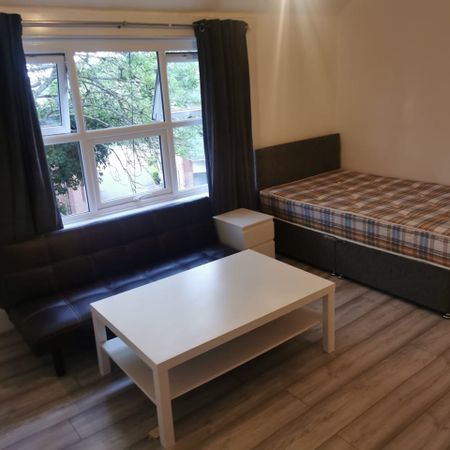 1 Bed Flat, London Road, RG1 - Photo 4
