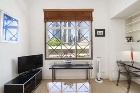 Gorgeous fully furnished apartment in Port Authority Building - Photo 3