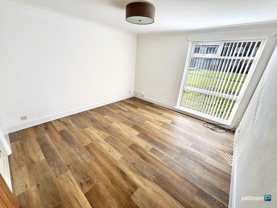 2 bedroom ground floor flat to rent - Photo 1