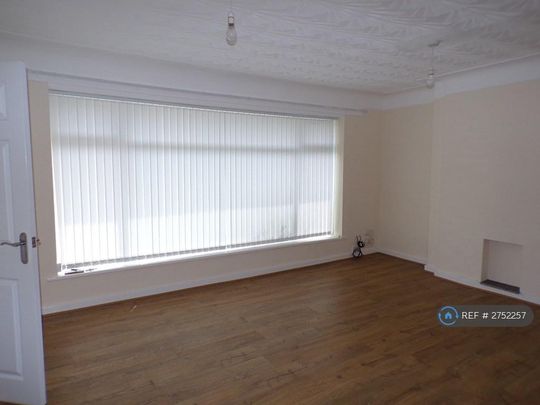 3 bedroom bungalow to rent - Photo 1