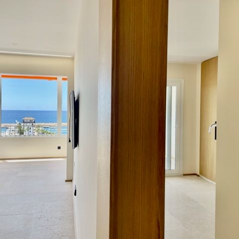 REDUCED PRICE - Front Line Modern Style Apartment for LONG TERM LET with Sea, Beach & Marina Views - Puerto Portals - Photo 1