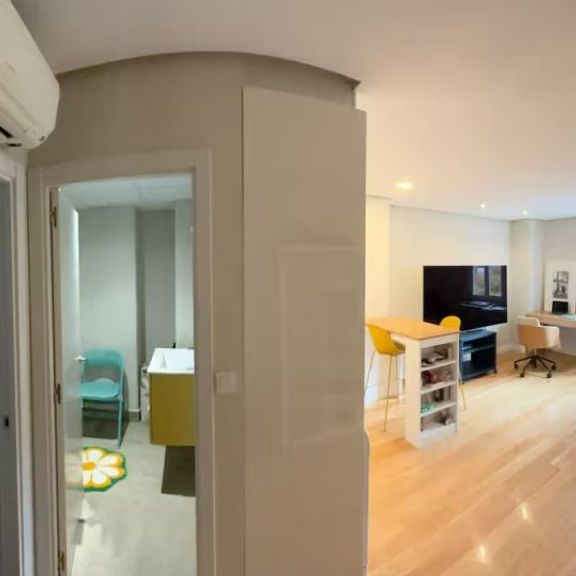 1 room luxury Flat for rent in Madrid, Spain - Photo 1