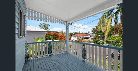 CHARMING QUEENSLANDER COTTAGE IN PRIME WILSTON LOCATION! - Photo 3