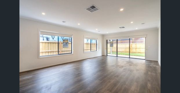 YOUR NEW DREAM HOME AWAITS IN MANDALAY ESTATE - Photo 1