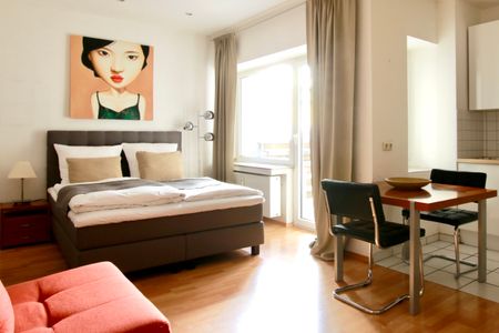 Kwartier Latäng: Schick möbliertes Apartment mit Balkon - Photo 4