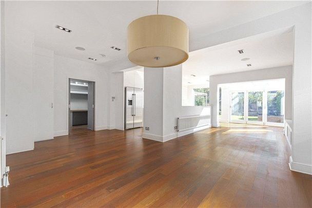 4 bedroom detached house to rent - Photo 1