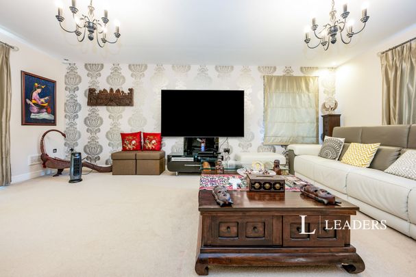 5 bedroom house to rent Wyman Chase, Oxley Park, Milton Keynes, MK4 - Photo 1