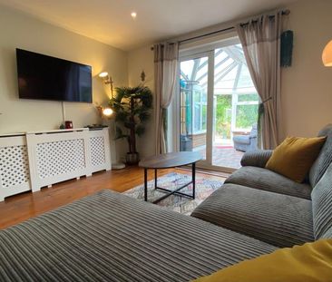 Abbey Road, Woking, Surrey, GU21 - Photo 2