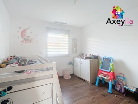 A LOUER - VOUGY - MAISON DE PLAIN-PIED DE 2022 AVEC TROIS CHAMBRES DONT UNE SUITE, TERRAIN, GARAGE ET PISCINE - Photo 4