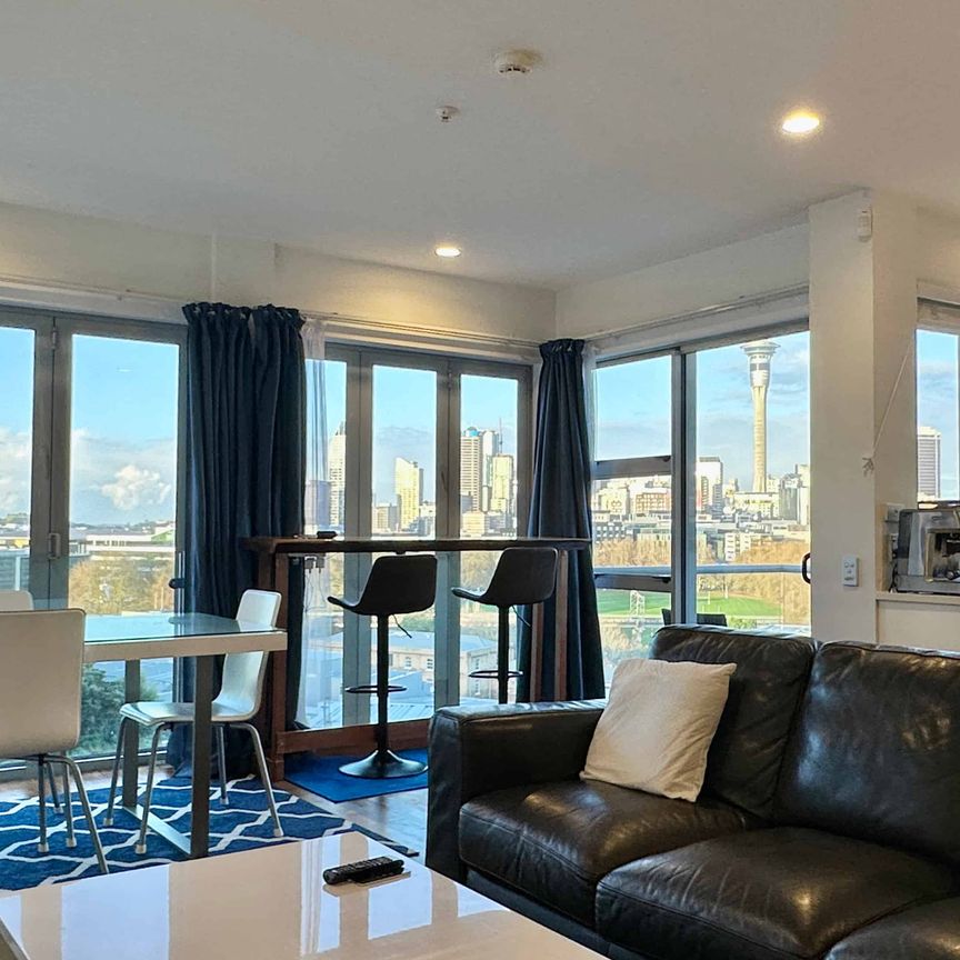 SHORT TERM - Split Level 125sqm Sub Penthouse - Photo 1