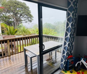 Modern 3-Bedroom Home with Views and Great Locatio - Photo 1