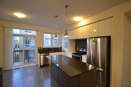 For Lease - 202 Huguenot Road, Oakville, Ontario - Photo 3