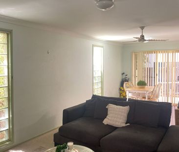 LARGE TOWNHOUSE - Photo 1