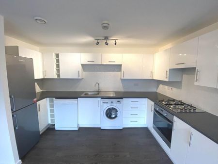 2 bedroom flat to rent - Photo 5