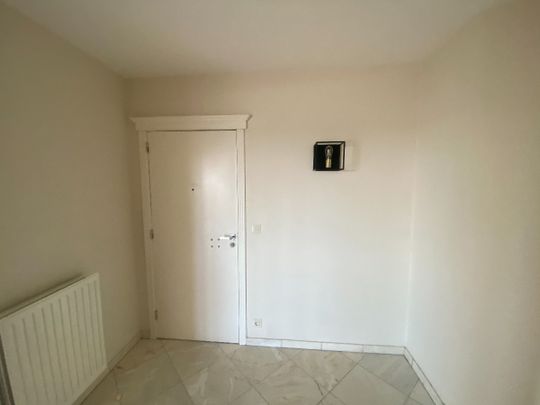 Ruim appartement met 3 slaapkamers te huur centrum Waregem - Photo 1