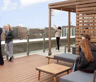 1 bedroom in a flat share to rent - Photo 5