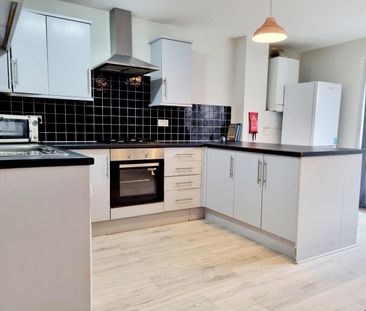 5 Bed End Terrace, Liberty Street, L15 - Photo 2