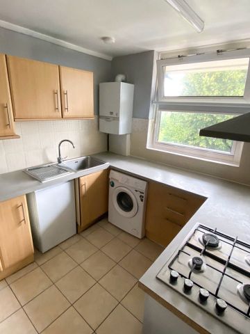 Room in a Shared Flat, Spacious Double Room In Tooting Bec, SW17 - Photo 2