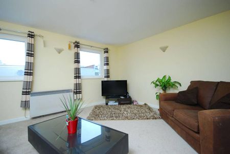 4 bedroom terraced house to rent - Photo 2