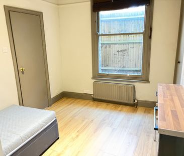 Studio Flat, Very Near Lyncroft Gardens Area, NW6 - Photo 1