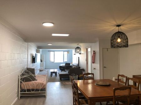 MODERN FURNISHED UNIT IN TOWN - Photo 5