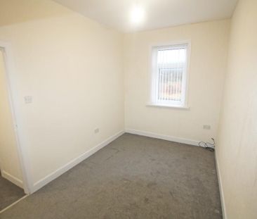 2 bedroom end of terrace house to rent - Photo 4
