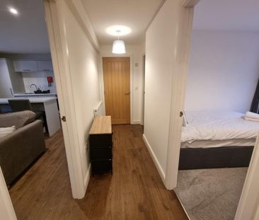 2 bedroom ground floor flat to rent - Photo 2