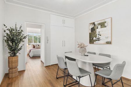 Light-Filled Living in a Prime Artarmon Location - Photo 2