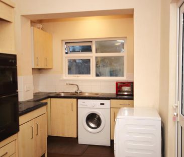 1 bedroom in a house share to rent - Photo 3