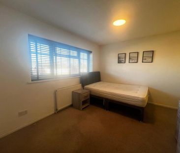 4 bedroom property to rent - Photo 4
