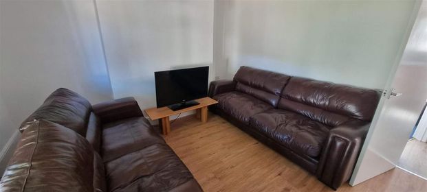 4 bedroom terraced house to rent - Photo 1