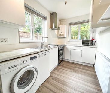 2 bedroom end of terrace house to rent - Photo 5