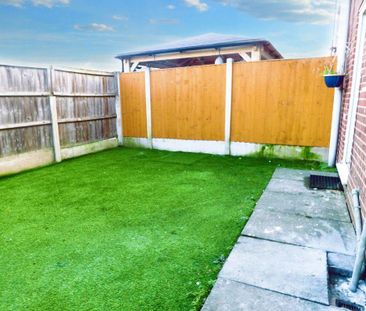 3 bedroom semi-detached house to rent - Photo 4