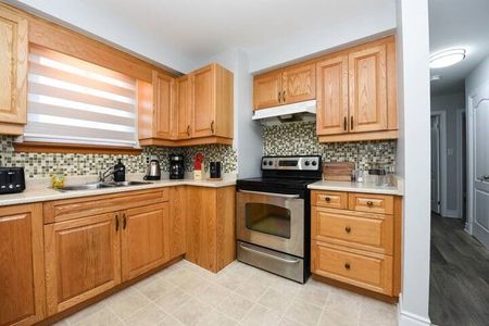 For Lease - 13 Armbro Avenue, Brampton, Ontario - Photo 5