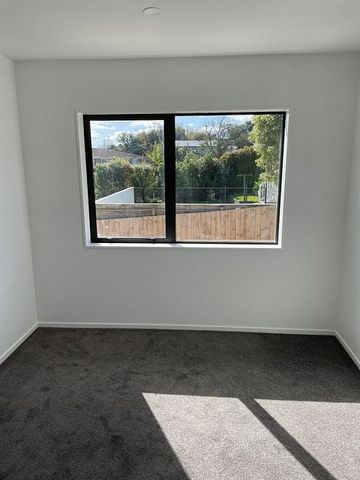 Near Brand New 3 Bedroom For Rent - Photo 4