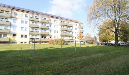 2-Zimmer- Giebelwohnung NÄHE Klinikum +BALKON - Photo 2