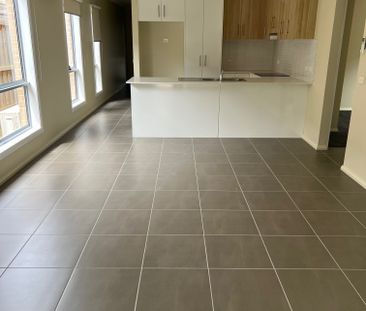Spacious 3 Bedroom Home with Full Club Armstrong Access - Photo 2