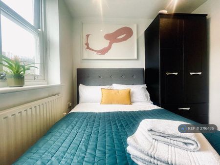 Studio to rent - Photo 2