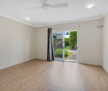 SPACIOUS 2 BEDROOM UNIT WITH PRIVATE YARD - Photo 5