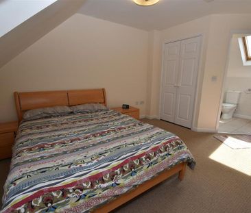 3 bedroom terraced house to rent - Photo 6