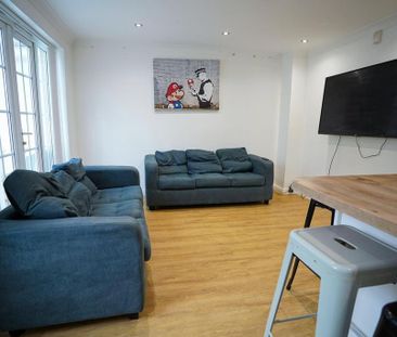 6 bedroom house to rent - Photo 1