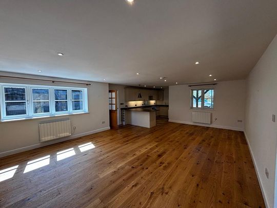 3 bedroom barn conversion to rent - Photo 1