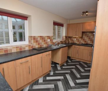 4 bedroom detached house to rent - Photo 4
