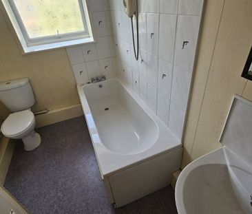 2 bed Terraced - To Let - Photo 5